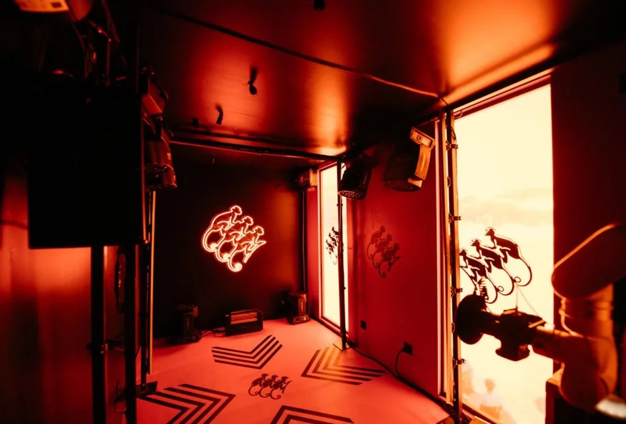 monkey shoulder — visual